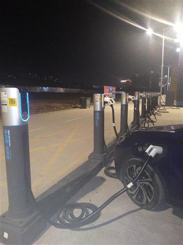 特锐德 领跑新能源充电桩赛道，携手华为共绘产业新蓝图